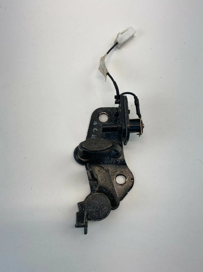 2004 2005 2006 KIA AMANTI HOOD LOCK LATCH PROTECTOR W/ CABLE 93230-39000 OEM
