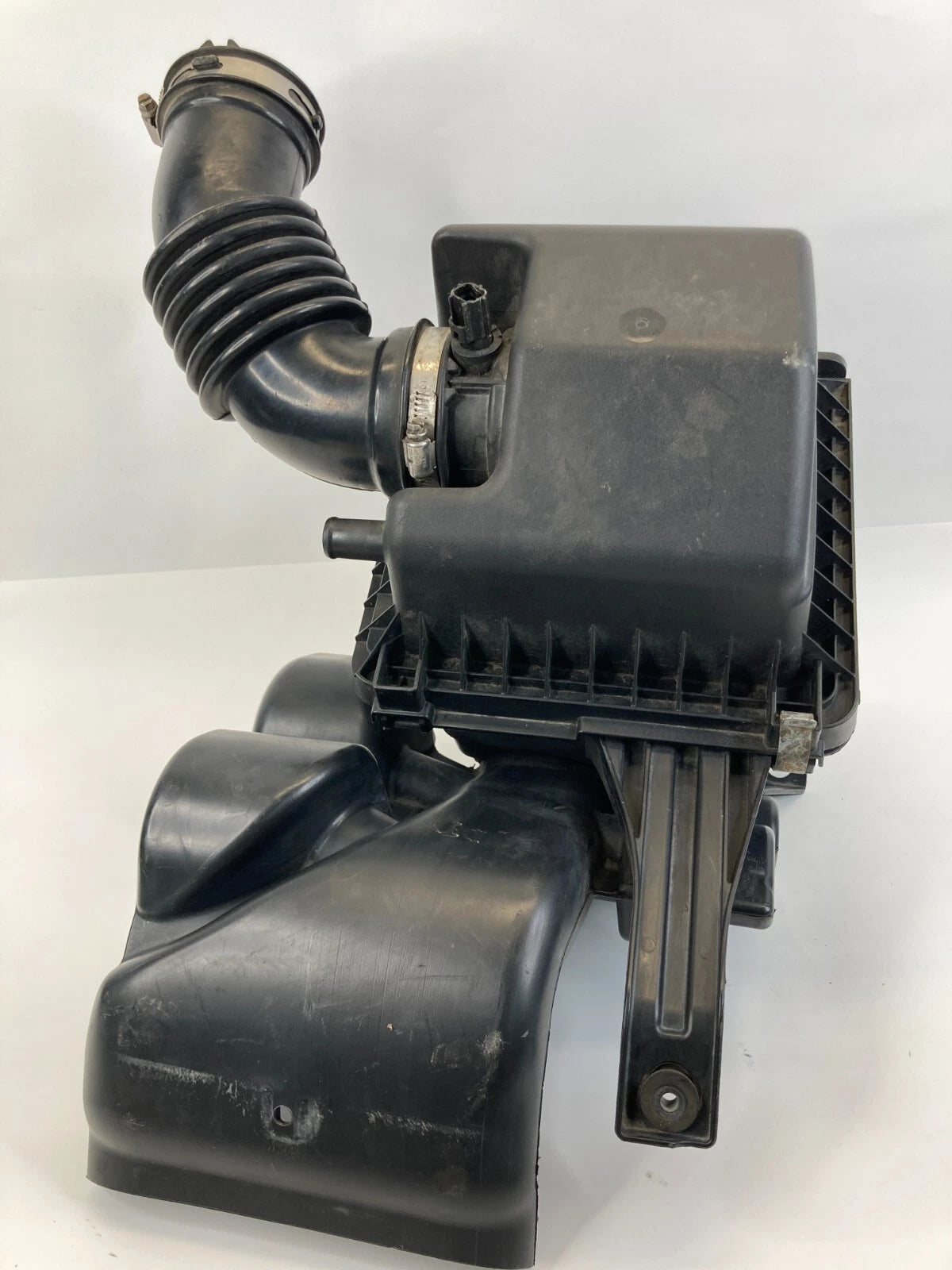 2009 2010 DODGE JOURNEY 3.5L AIR INTAKE FILTER HOUSING BOX HOSE 04891913AC OEM