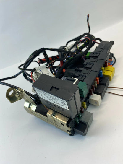 06 07 MERCEDES C280 REAR TRUNK SAM FUSE BOX W/ ANTI THEFT MODULE A2034403905