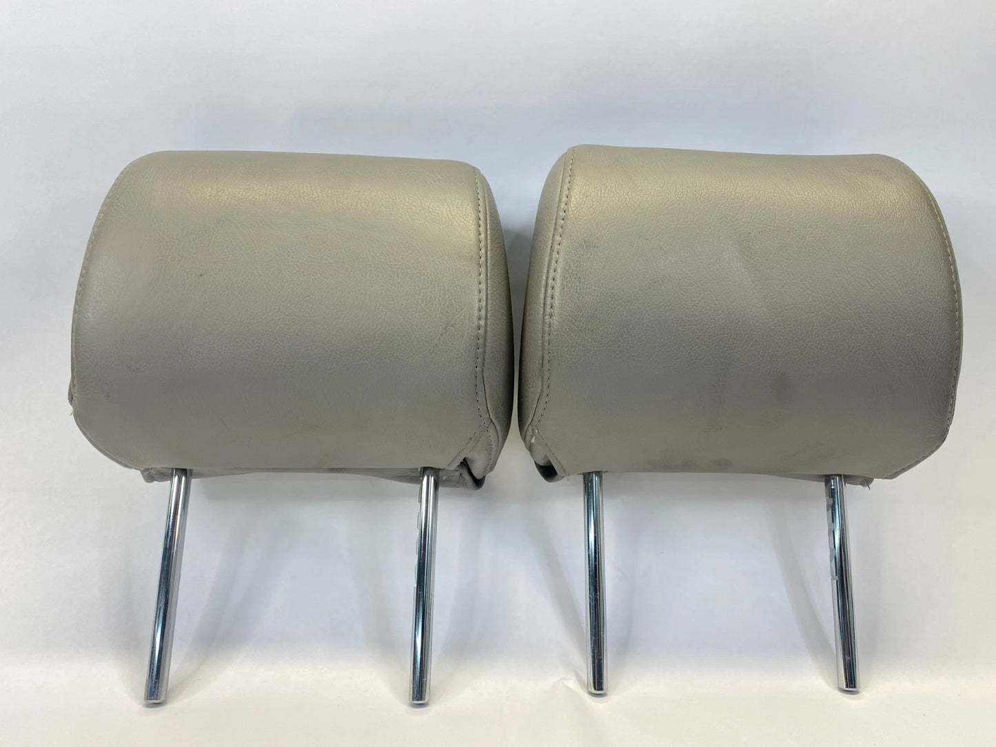 06-10 TOYOTA SIENNA FRONT LEFT RIGHT PASSENGER DRIVER SIDE HEADREST LEATHER OEM