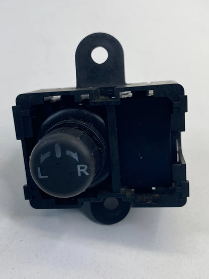 2003 2004 INFINITI G35 FRONT LEFT DRIVER SIDE MIRROR ADJUSTMENT SWITCH ASSEMBLY