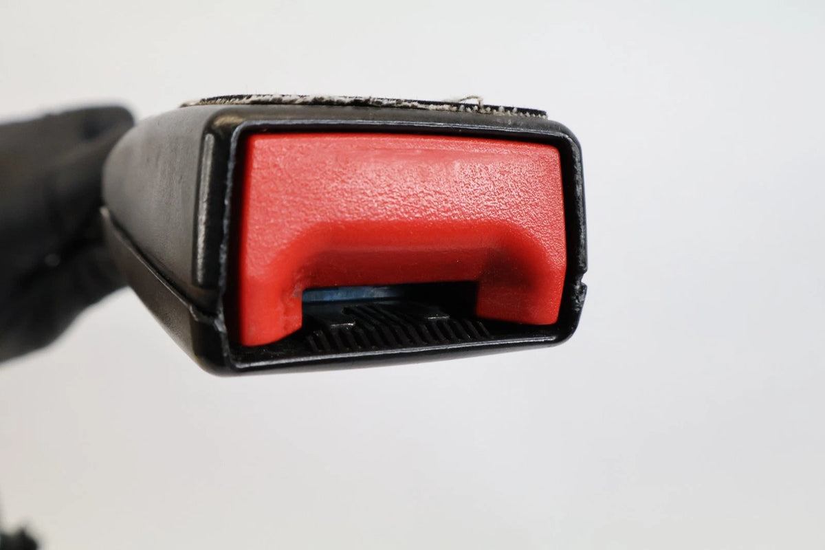 2015-2018 FORD FOCUS FRONT LEFT DRIVER SEAT BELT BUCKLE LATCH OEM F1EB61209AAW