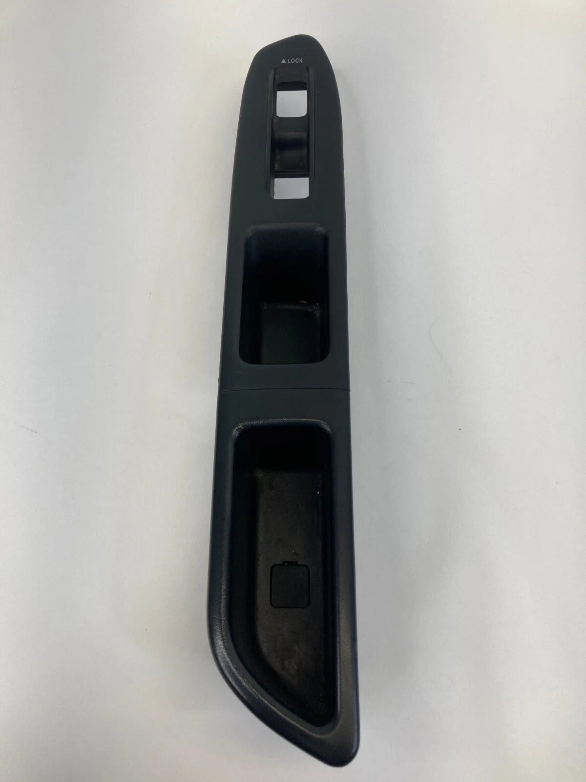 2003-2008 SUBARU FORESTER FRONT RIGHT SIDE DOOR WINDOW SWITCH BEZEL TRIM COVER