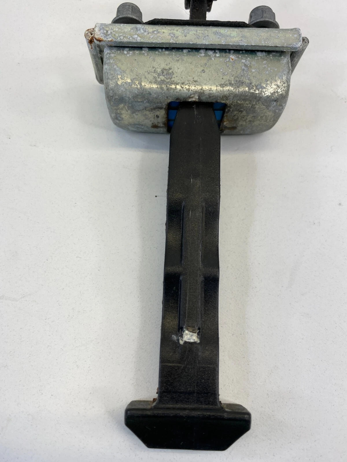 2012-2018 FORD FOCUS FRONT LEFT DOOR CHECK STOP STOPPER DETENT CME1-A23500-AA