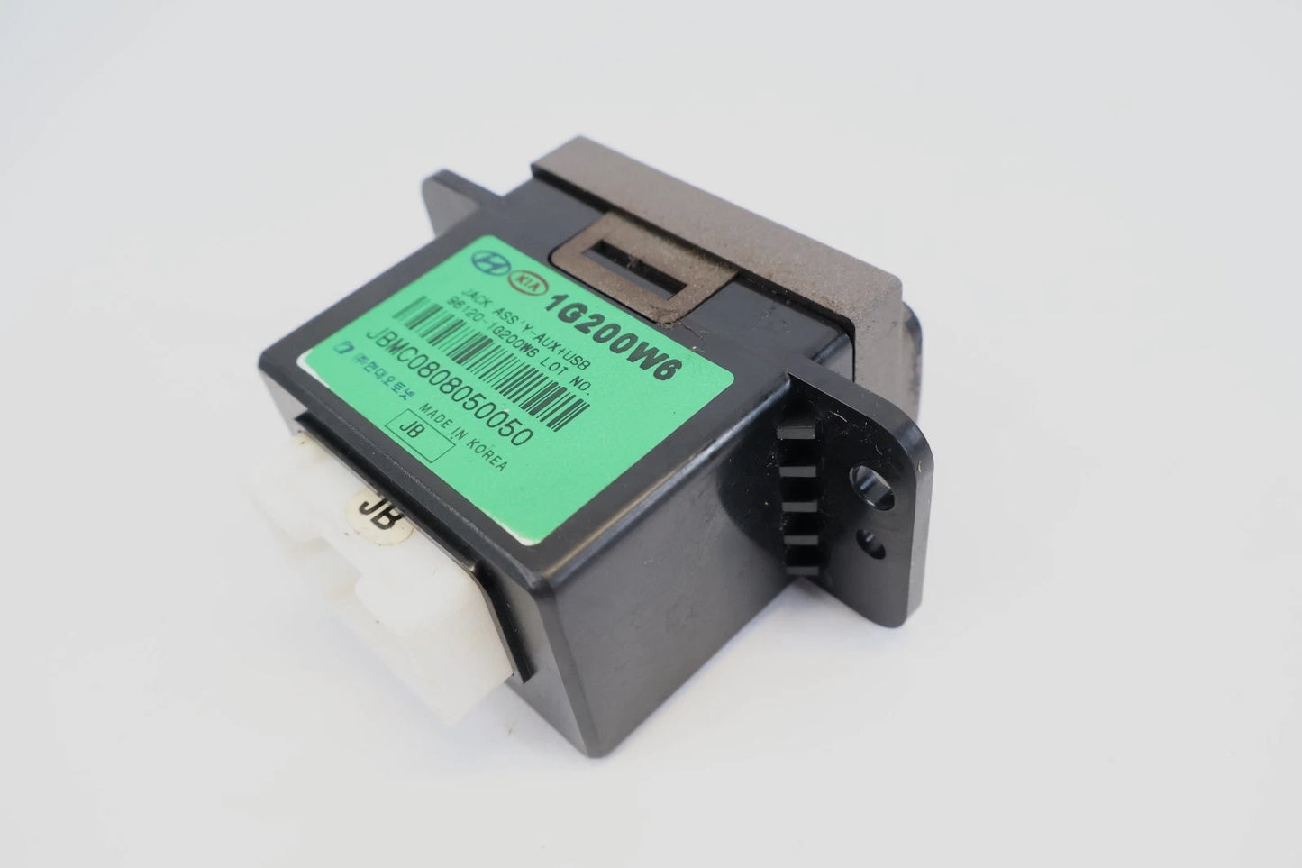 2009-2011 KIA RIO AUX USB PORT AUDIO INPUT JACK ASSEMBLY OEM 96120-1G200W6