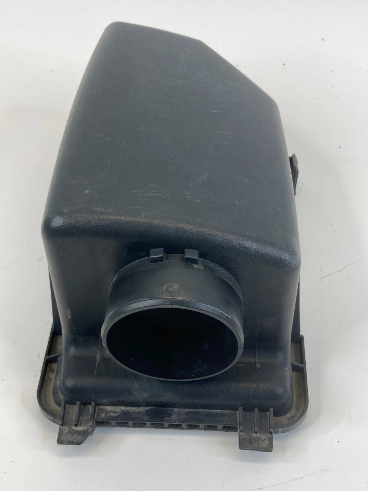 12-14 HYUNDAI ACCENT AIR CLEANER FILTER BOX UPPER HOUSING COVER 28110-1R100 OEM