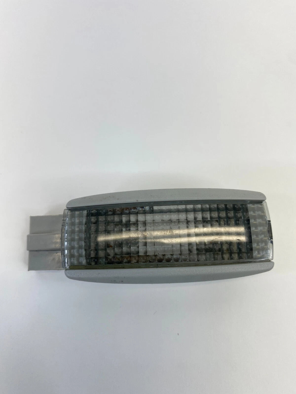 1998-2010 VOLKSWAGEN BEETLE FRONT SUNVISOR LAMP SUN VISOR VANITY LIGHT 3B0947113