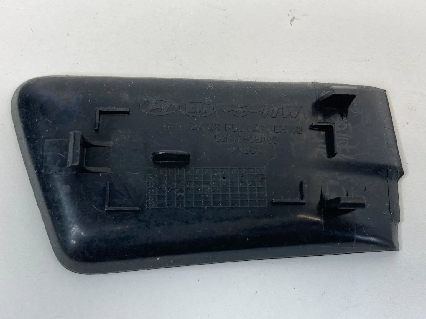 11-14 HYUNDAI SONATA REAR LEFT INNER DOOR HANDLE SCREW CAP COVER 82619-3S000 OEM