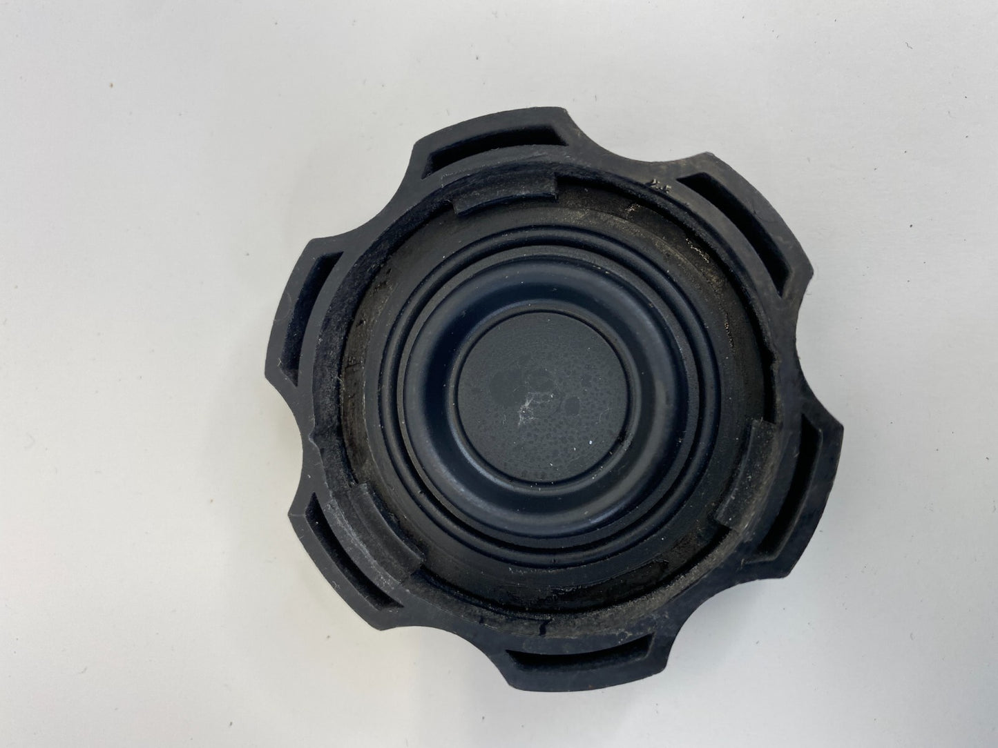 2013-2018 Hyundai Santa Fe Sport Brake Fluid Master Cylinder Cap Reservoir OEM