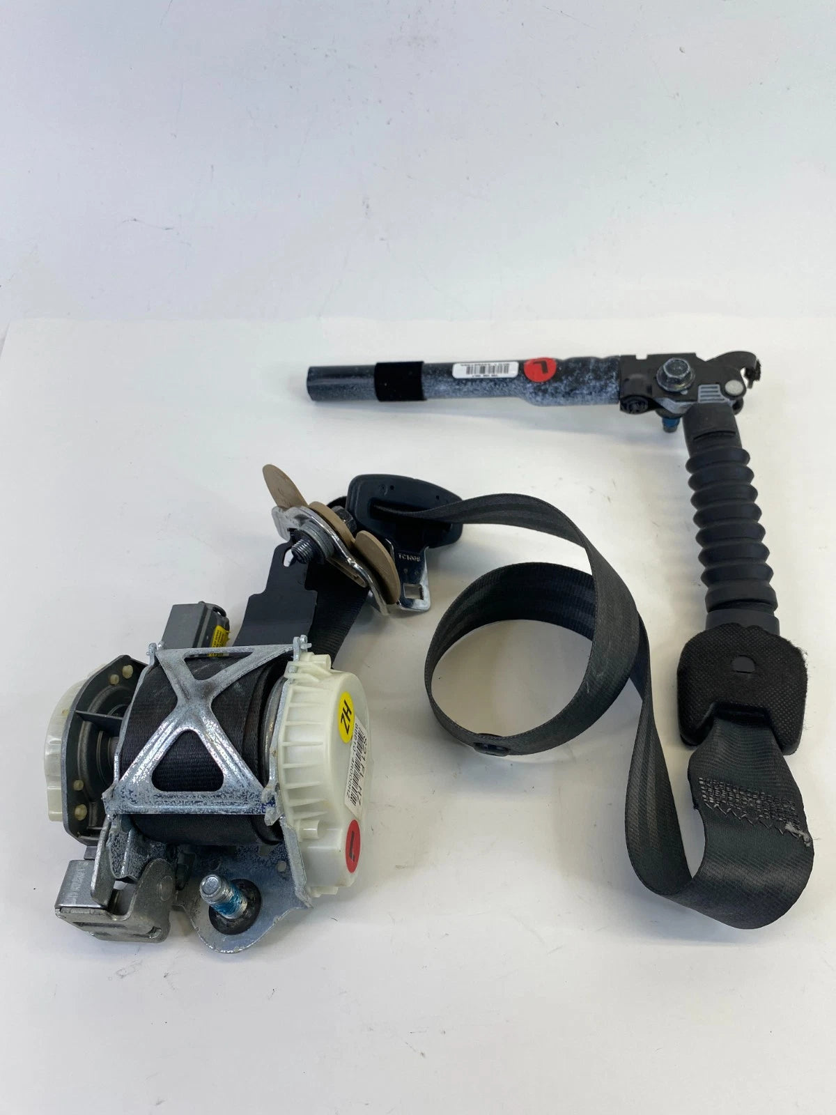 12-15 HYUNDAI SONATA HYBRID FRONT LEFT SIDE SEAT BELT RETRACTOR 88810-4R000 OEM