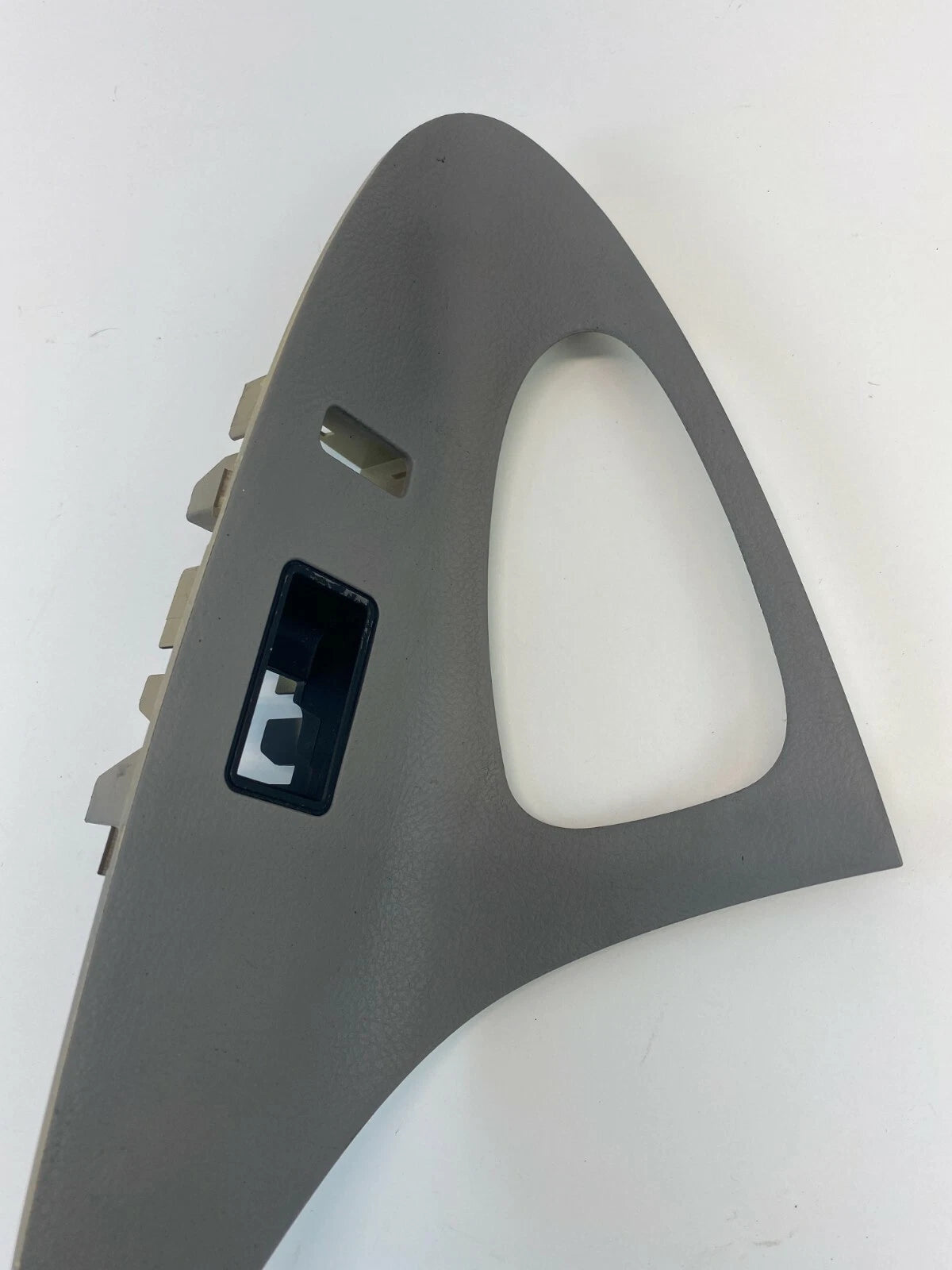 2007-2009 TOYOTA CAMRY FRONT RIGHT PASSENGER SIDE WINDOW SWITCH BEZEL TRIM