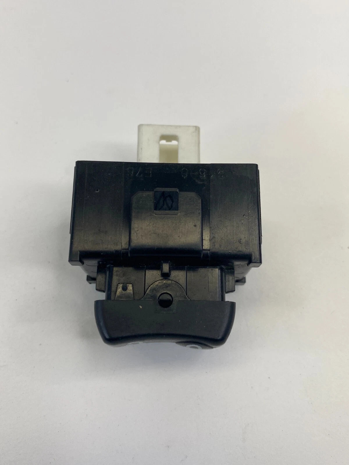 08-15 SCION XB 09-13 TOYOTA COROLLA FRONT RIGHT SIDE DOOR LOCK SWITCH BUTTON OEM