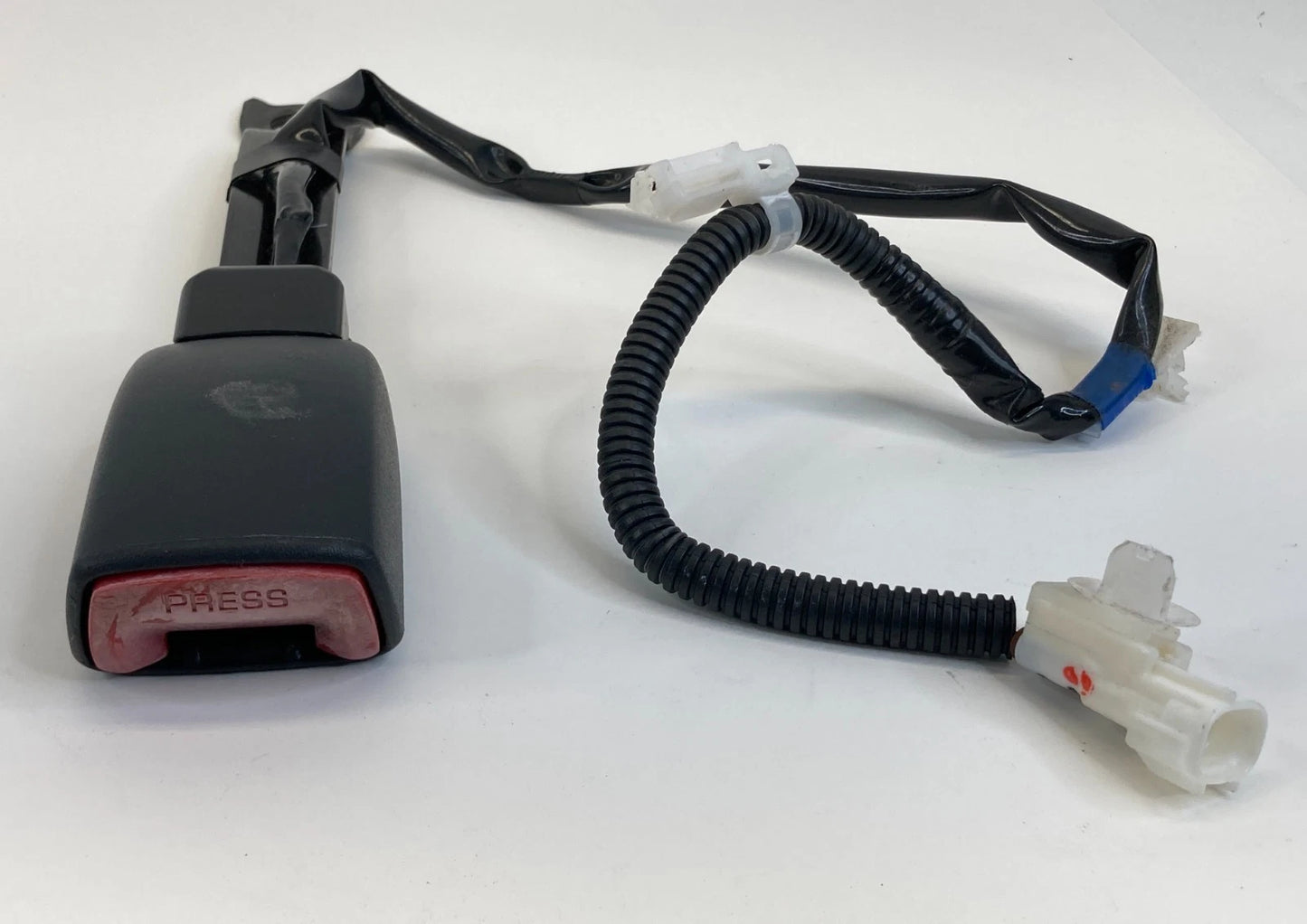 2009-2013 TOYOTA MATRIX FRONT RIGHT SIDE SEAT BELT BUCKLE ASSEMBLY