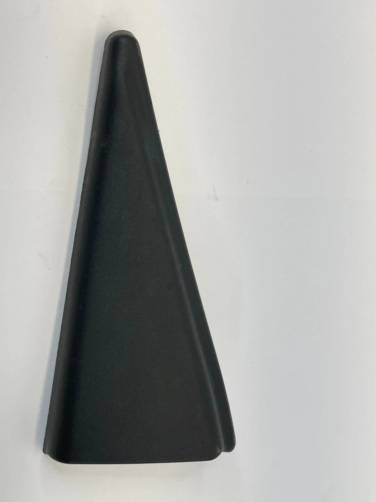2006-2013 CHEVROLET IMPALA REAR RIGHT INNER UPPER DOOR CORNER COVER 15865368