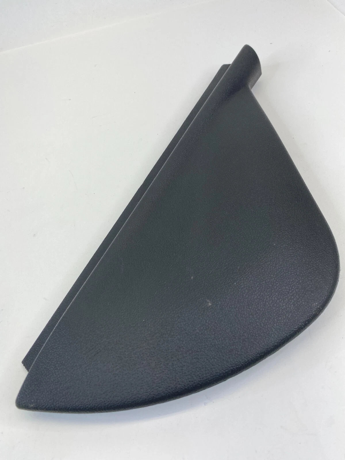 05-10 PONTIAC G6 FRONT RIGHT PASSENGER SIDE DASH END CAP COVER TRIM 16869272 OEM