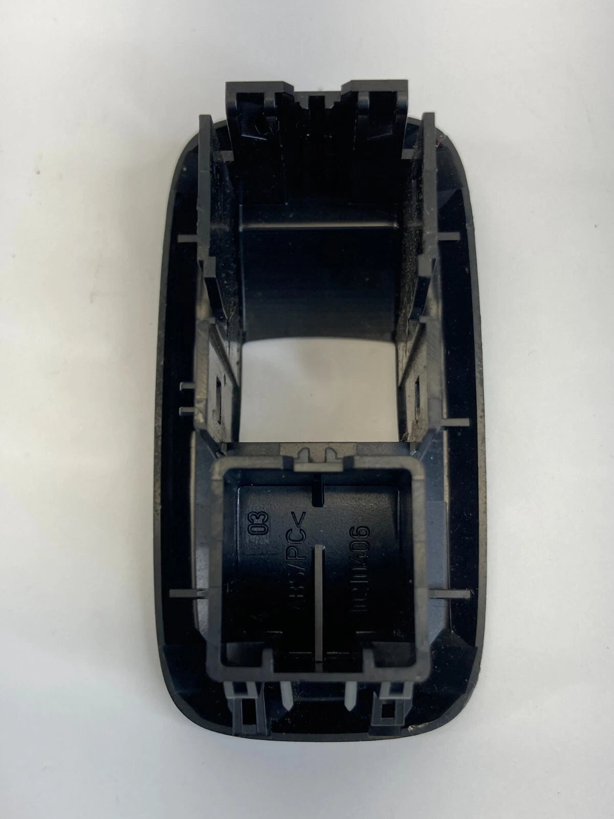 2014-2019 FORD FIESTA REAR LEFT SIDE WINDOW SWITCH BEZEL TRIM COVER OEM