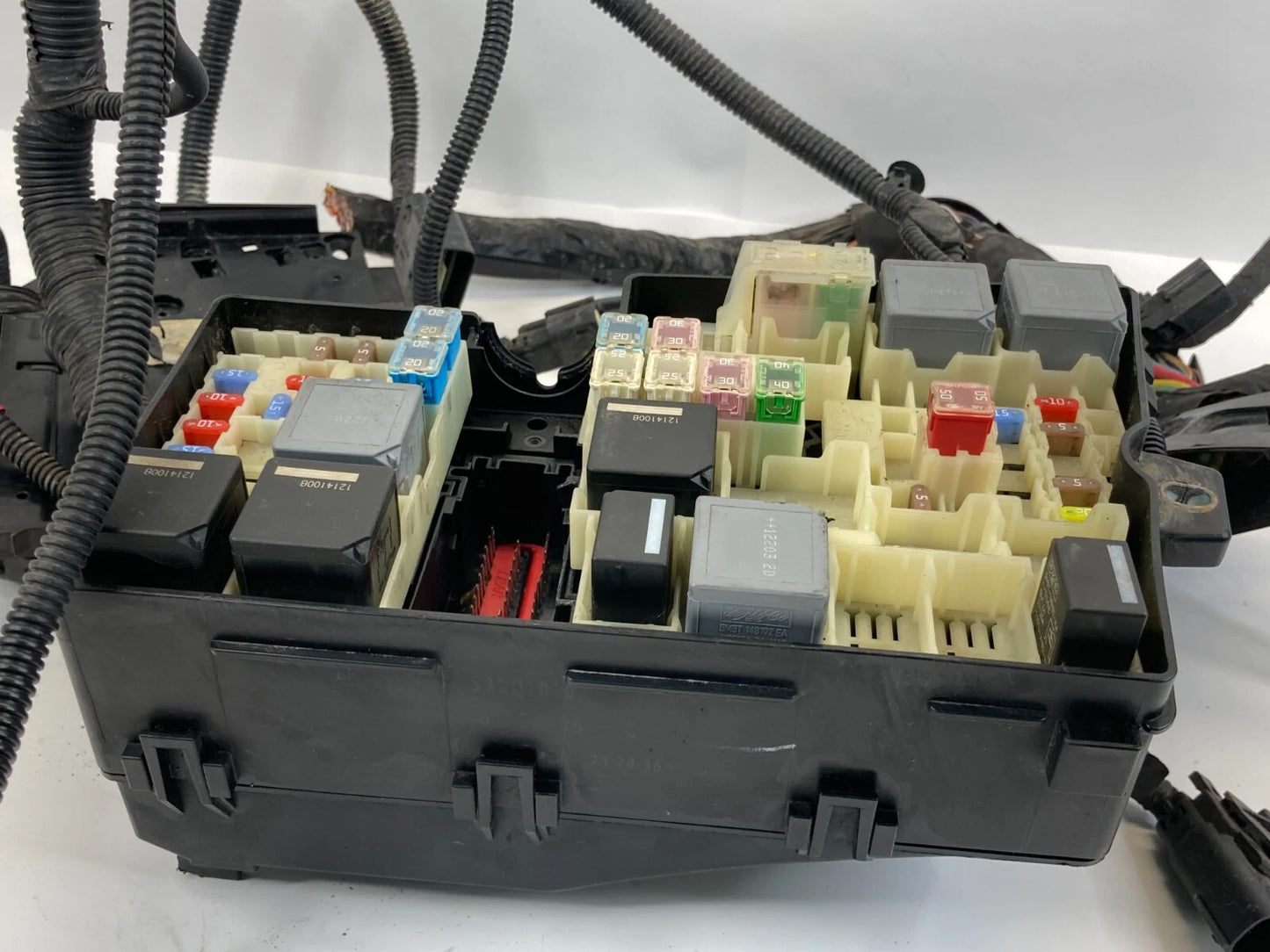 2013-2016 FORD ESCAPE 1.6L L4 AT FUSE BOX RELAY MODULE JUNCTION BLOCK CV6T14K733