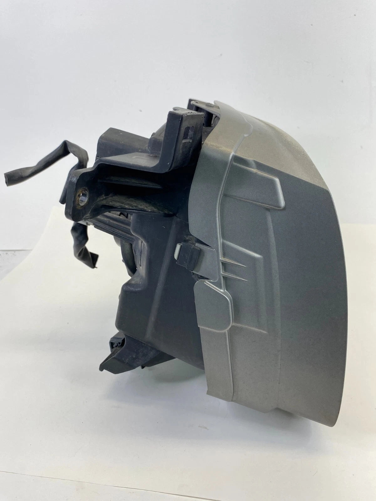 2002-2004 Nissan Xterra FRONT LEFT DRIVER SIDE HEADLIGHT HEADLAMP OEM