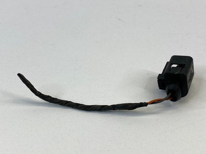 1998-2000 Volkswagen New Beetle Hatchback Right Cruice Light Wiring Connector