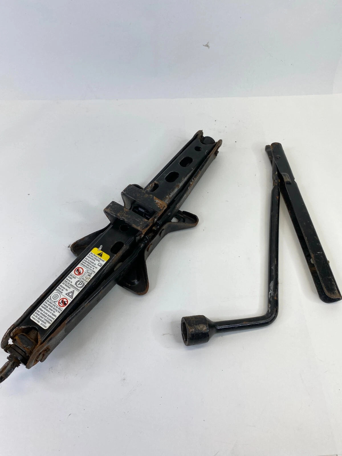 2010-2017 CHEVROLET EQUINOX GMC TERRAIN EMERGENCY SPARE TIRE JACK & TOOL KIT OEM