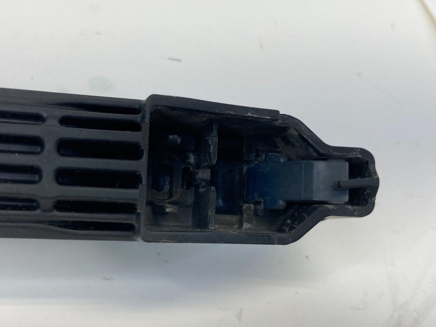 01-07 Toyota Highlander Front Right Passenger Side Exterior Door Handle OEM