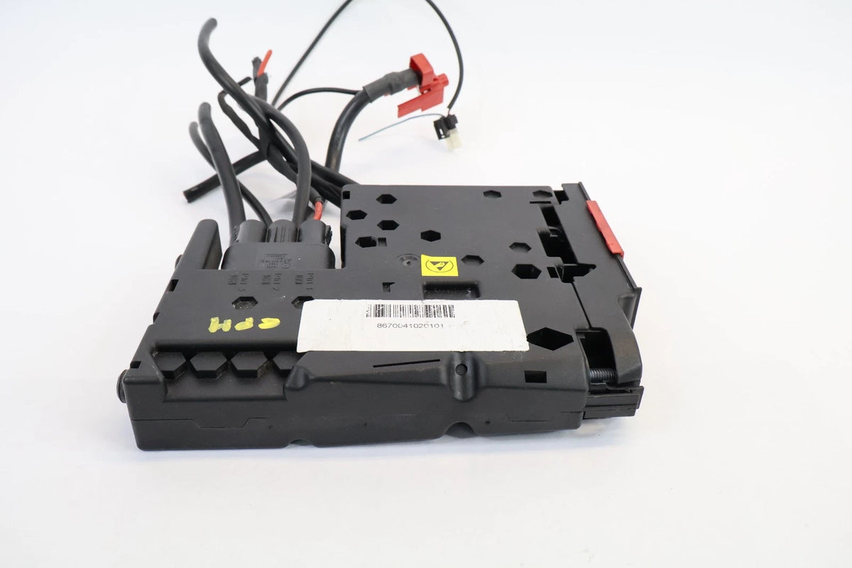 2010-2016 MERCEDES W212 E350 E550 BATTERY POSITIVE TERMINAL FUSE BOX OEM