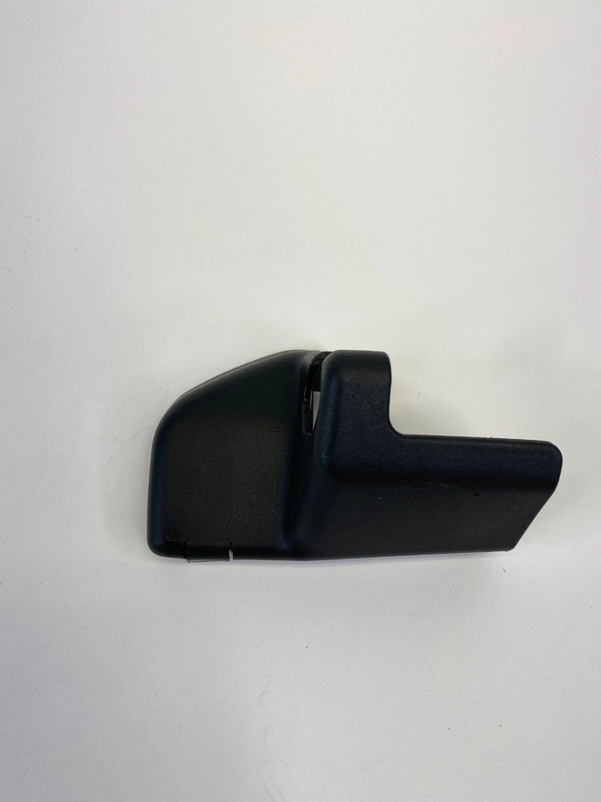 03-08 TOYOTA COROLLA FRONT RIGHT INNER SEAT TRACK END COVER TRIM 72157-02060-B