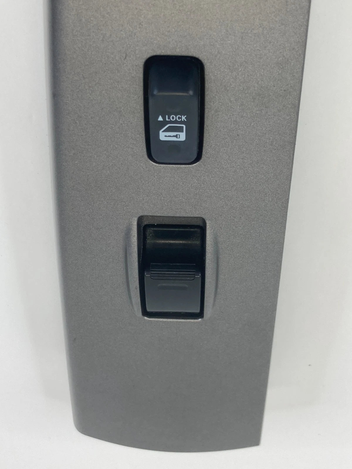 2004-2009 TOYOTA PRIUS FRONT RIGHT SIDE DOOR WINDOW SWITCH WITH BEZEL 7423147090