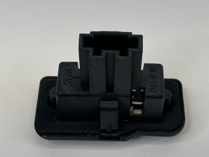 2006 Mercedes-Benz CLS500 Rear Trunk License Plate Light Lamp A203-820-02-56 OEM