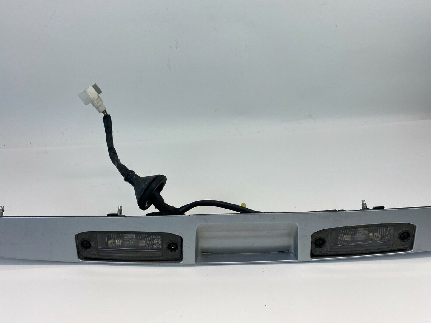 07-09 Hyundai Elantra SDN Trunk License Plate Applique Molding Garnish w/ Lamps