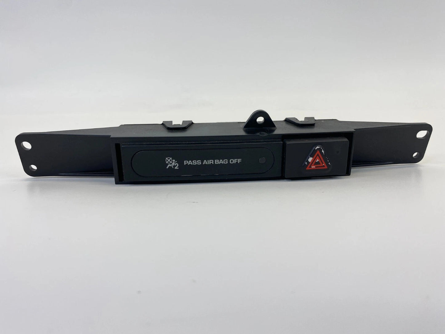 05-07 CHRYSLER TOWN & COUNTRY DASH HAZARD LIGHT CONTROL SWITCH 05134628AA OEM