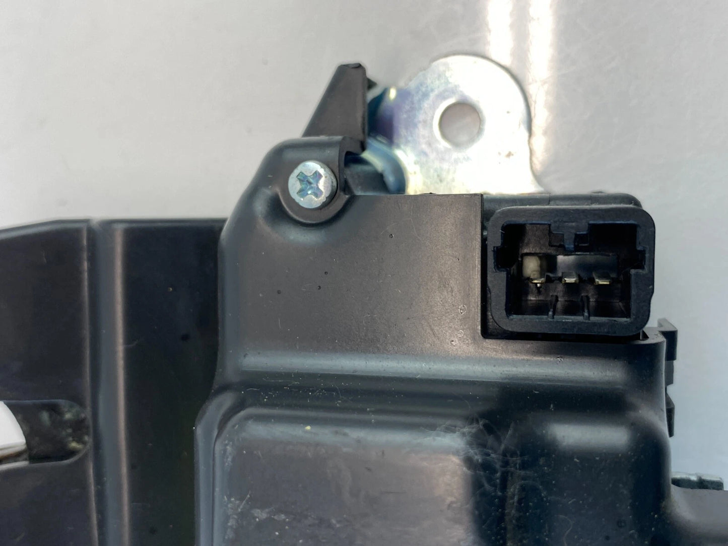2010-2013 KIA FORTE TRUNK LID TAIL GATE TAILGATE LOCK LATCH ACTUATOR ASSEMBLY