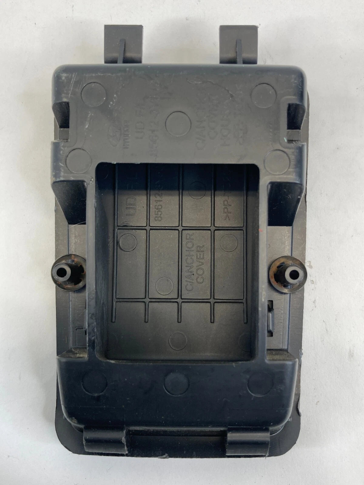 2014-2016 HYUNDAI ELANTRA REAR SEAT CHILD ANCHOR COVER TRIM BEZEL 85612-3Y510