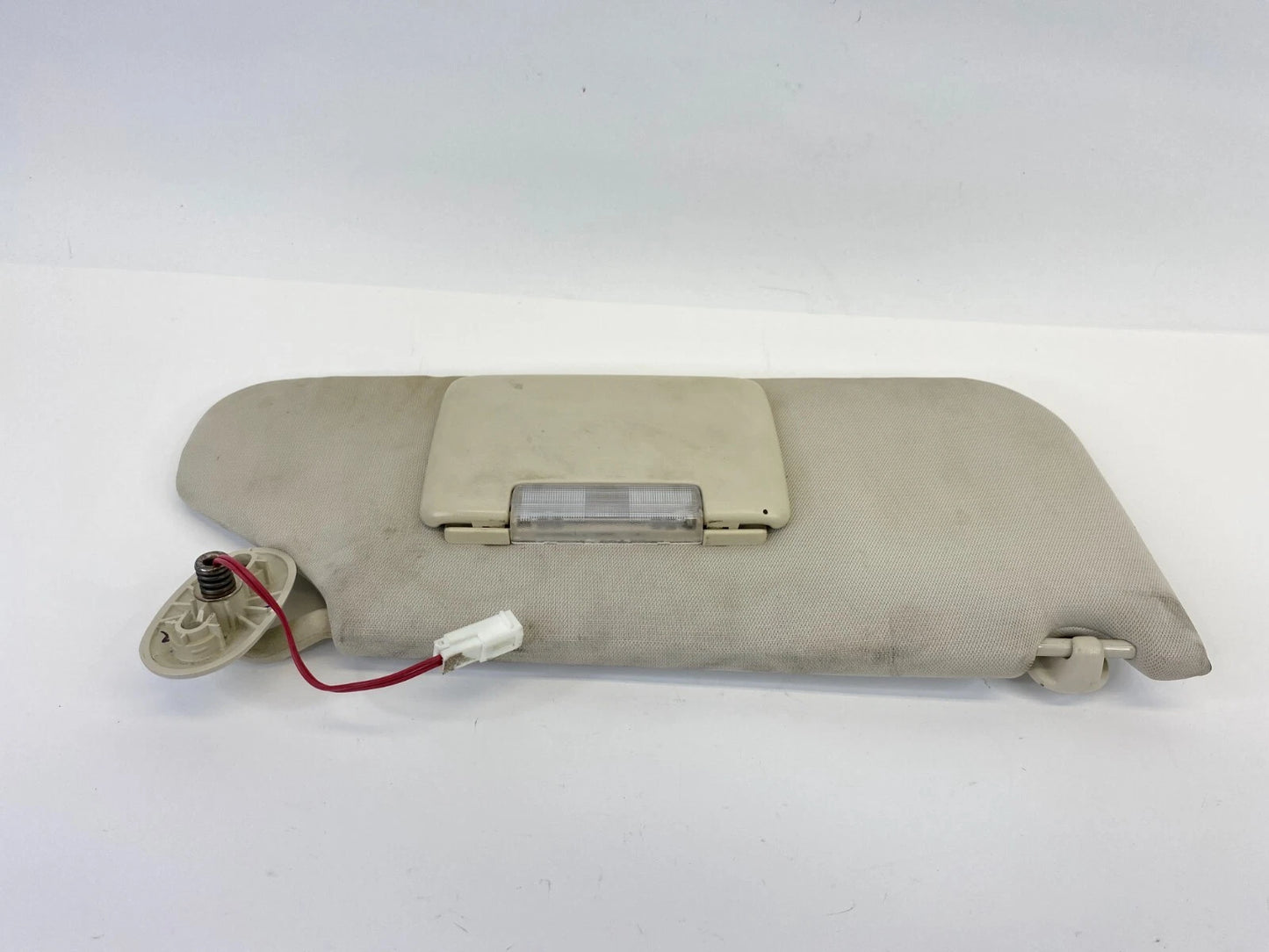 2007-2011 DODGE NITRO RIGHT PASSENGER SIDE SUN VISOR SHADE W/ ILLUMINATION OEM