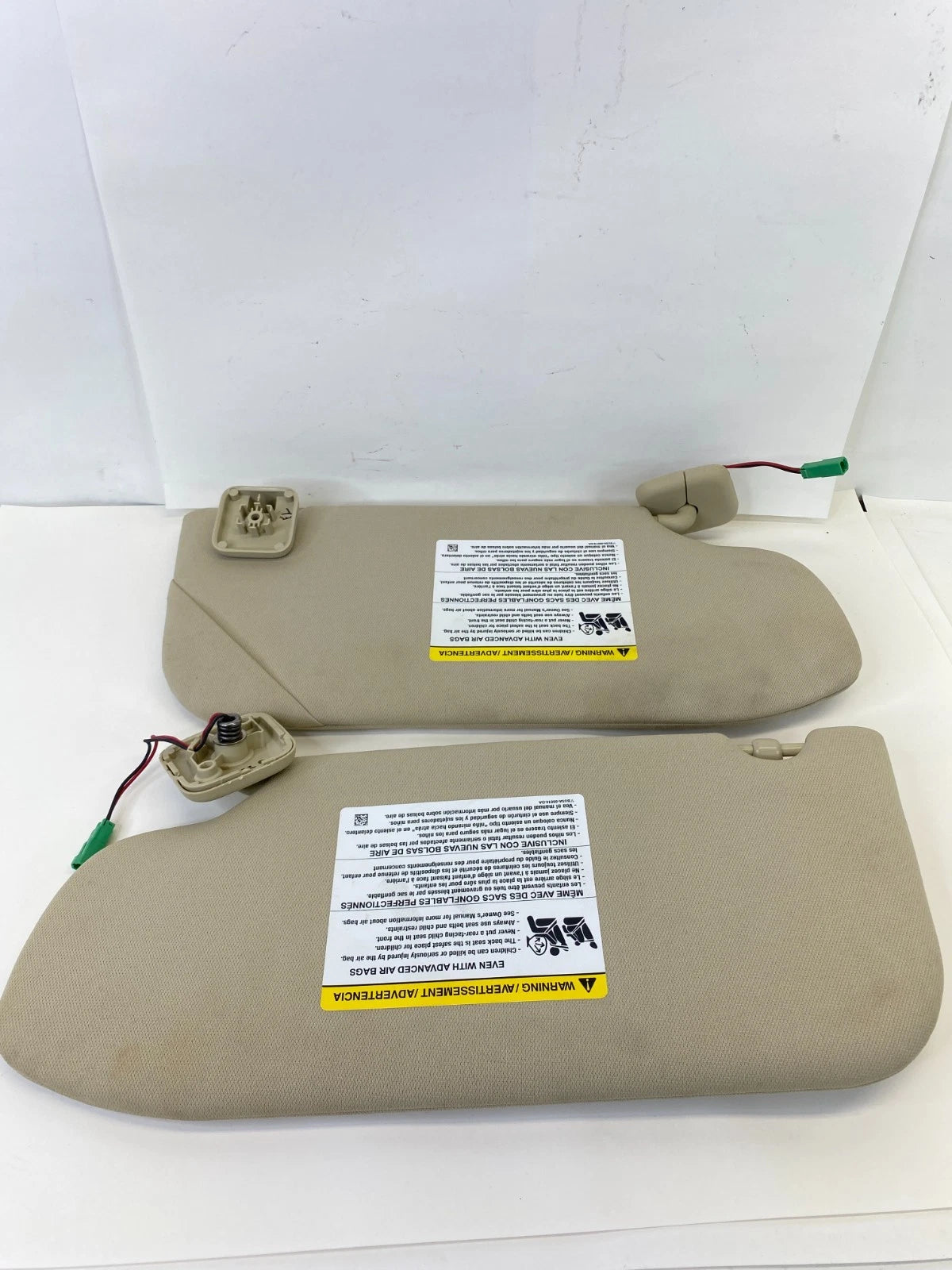 2013-2019 FORD TAURUS DRIVER & PASSENGER SUNVISOR SET W/ILLUMINATED MIRROR OEM