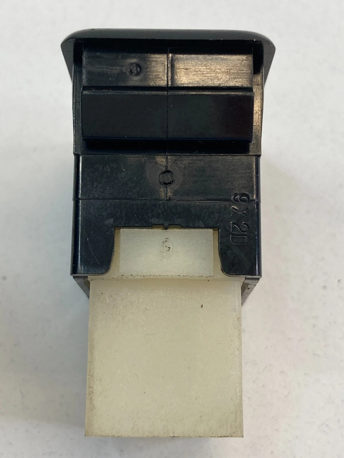 2007-2012 NISSAN ALTIMA INTERIOR LOWER DASH TRUNK LID OPEN RELEASE BUTTON SWITCH