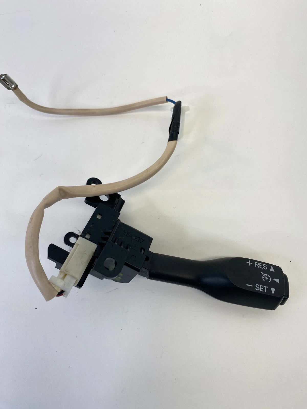 08-13 TOYOTA MATRIX STEERING SET/RESUME CRUISE CONTROL SWITCH ASSY 18A227 OEM