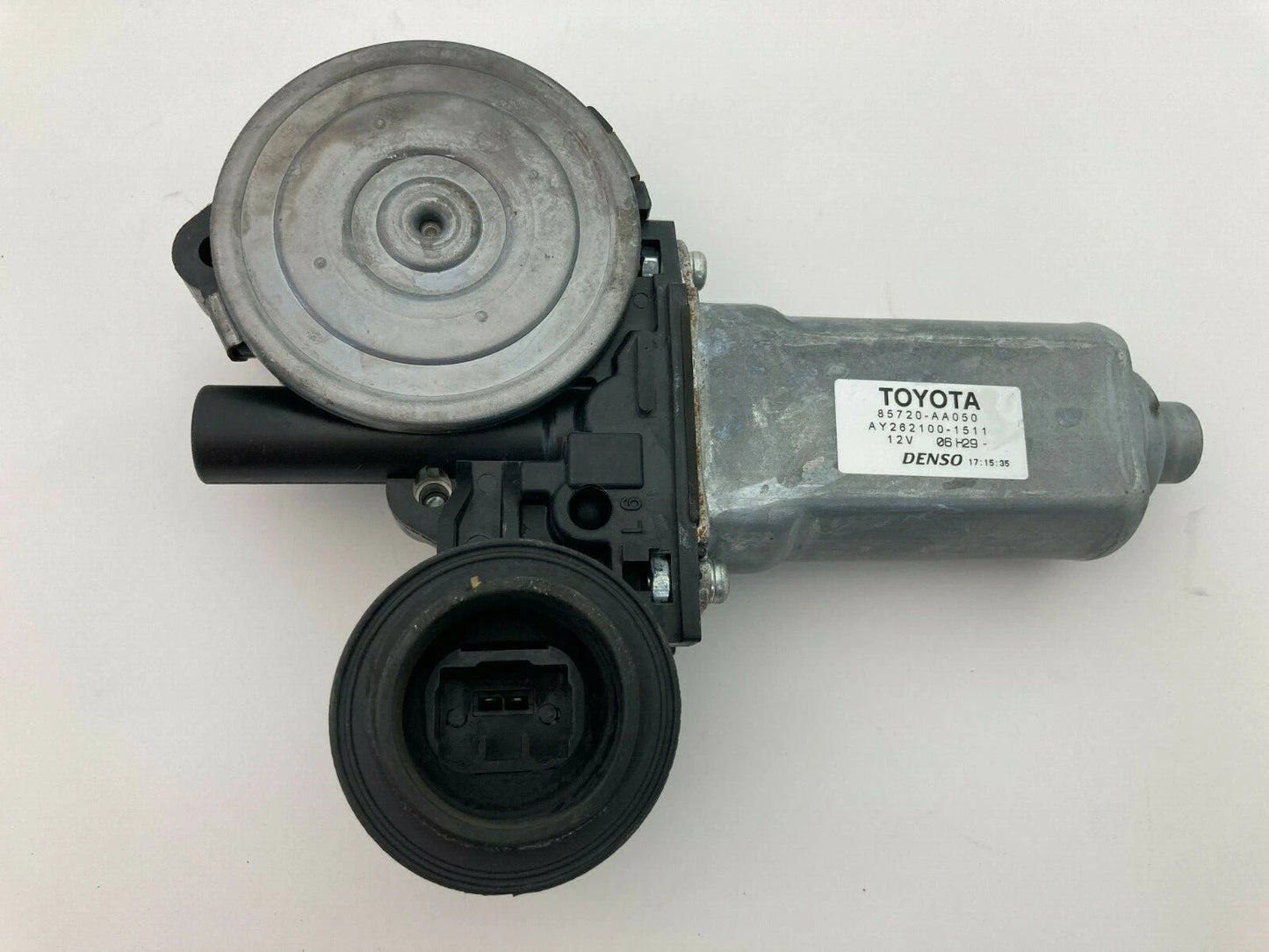 2003-2008 TOYOTA MATRIX FRONT RIGHT PASSENGER SIDE DOOR WINDOW MOTOR 85720AA050