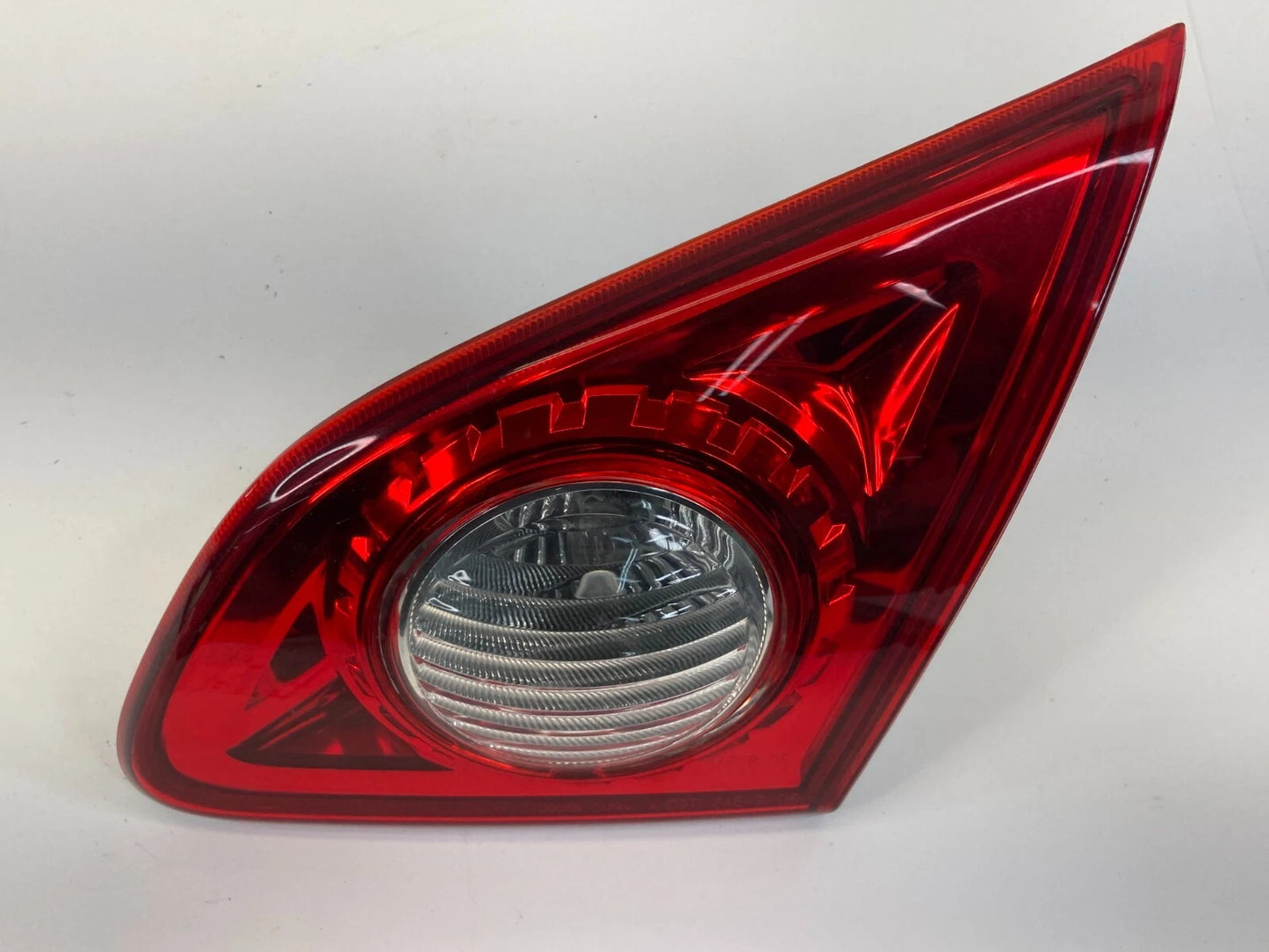 2014 2015 NISSAN ROGUE SELECT RIGHT SIDE TRUNK LID INNER TAIL LIGHT TAILLIGHT