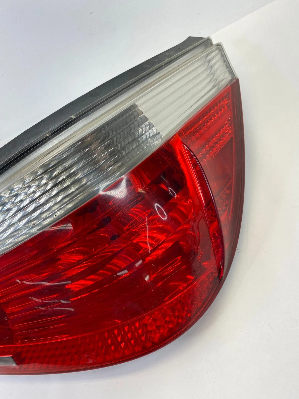 04-07 BMW 530I E60 SEDAN REAR RIGHT PASSENGER SIDE TAIL LIGHT LAMP 7165740 OEM