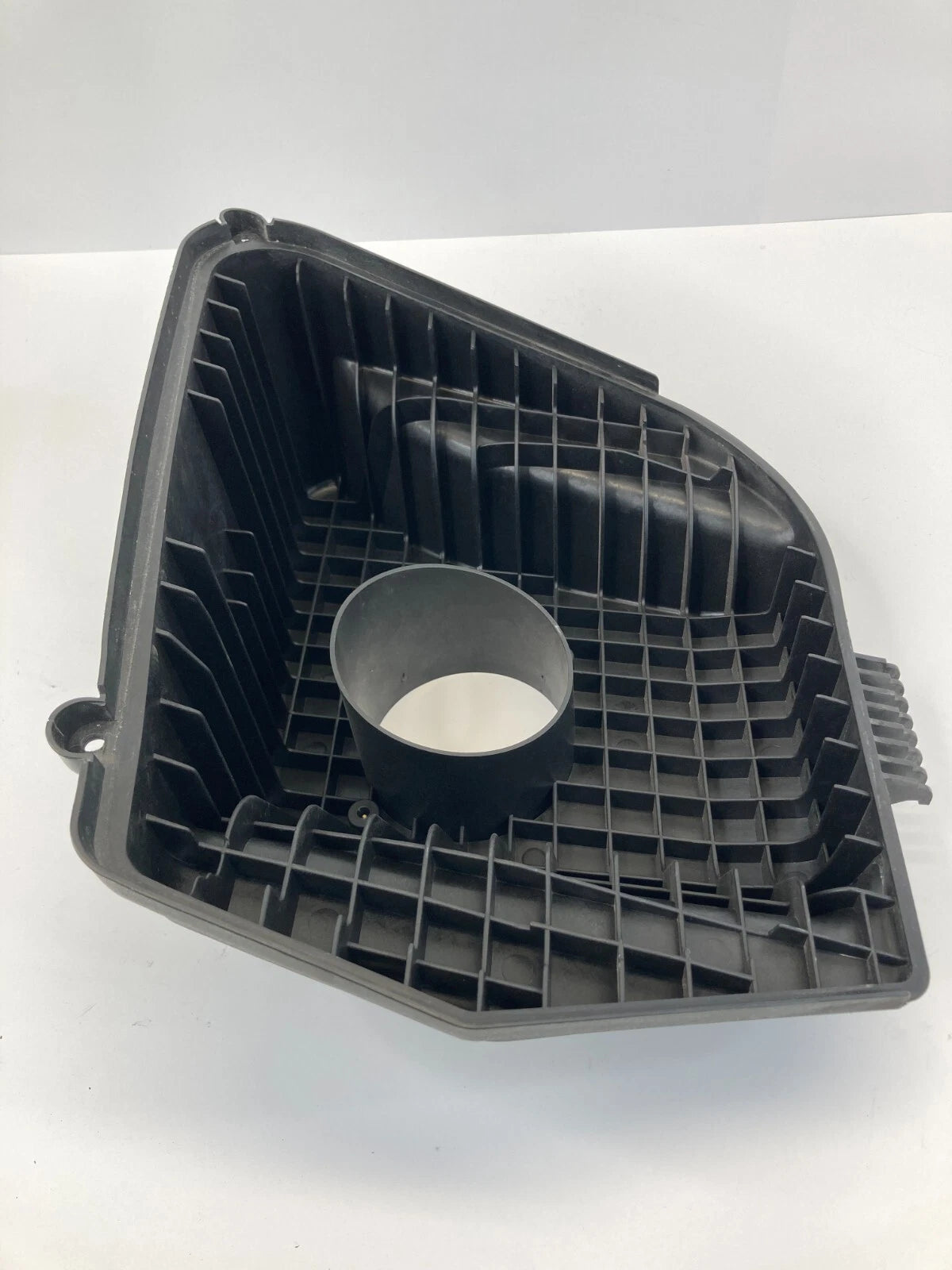 2004-2007 CADILLAC CTS 3.6L V6 SEDAN AIR CLEANER FILTER BOX HOUSING OEM 10396598