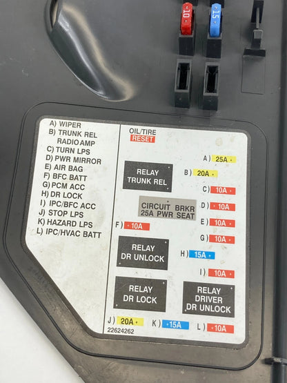 2001-2005 PONTIAC GRAND AM DASHBOARD LEFT SIDE END CAP FUSE BOX COVER 22624262