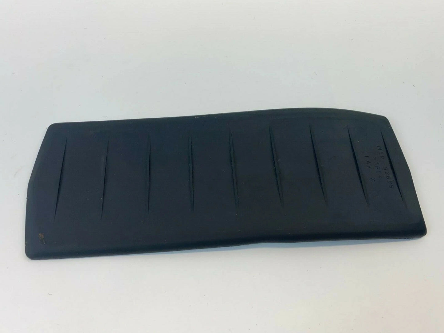 2002-2007 SATURN VUE CENTER CONSOLE INSERT RUBBER MAT LINER 52685 OEM