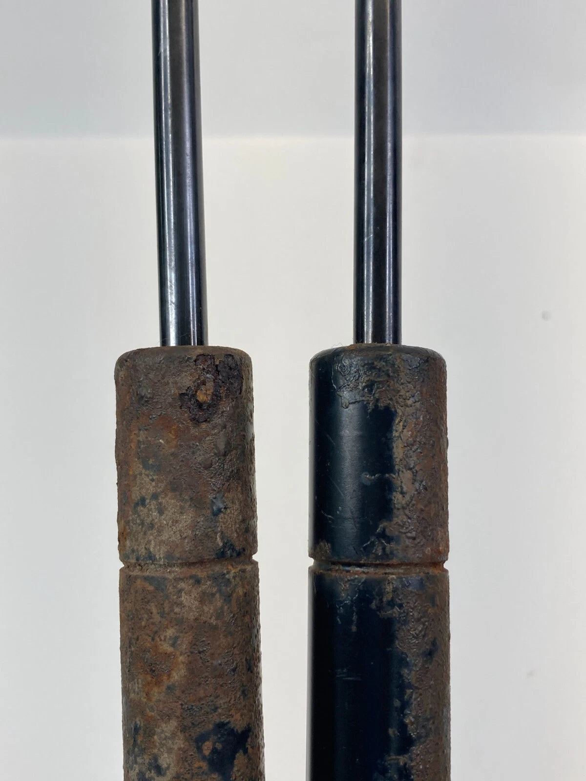 2009-2011 DODGE JOURNEY TRUNK HATCH LIFT CYLINDER SUPPORT SHOCK PAIR 05178293AC