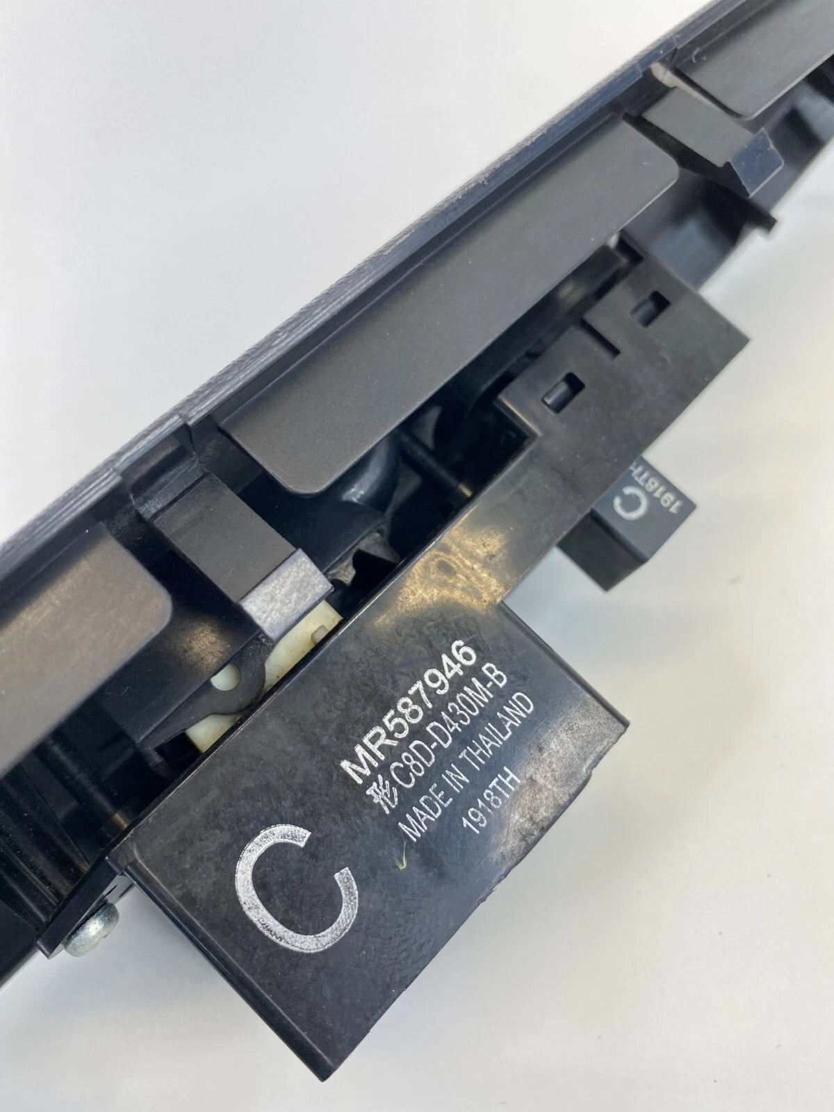 2007-2012 Mitsubishi Galant Front Right Passenger Door Window & Lock Switch OEM