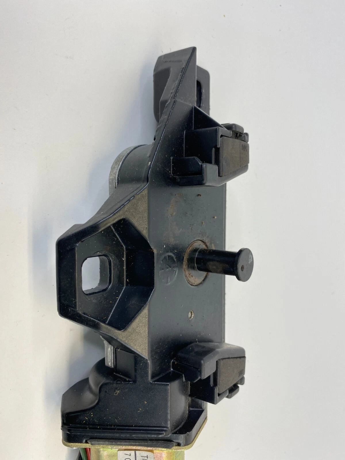 2002-2005 BMW 745I 745LI REAR TRUNK TAILGATE DECK LID POWER LOCK MOTOR OEM