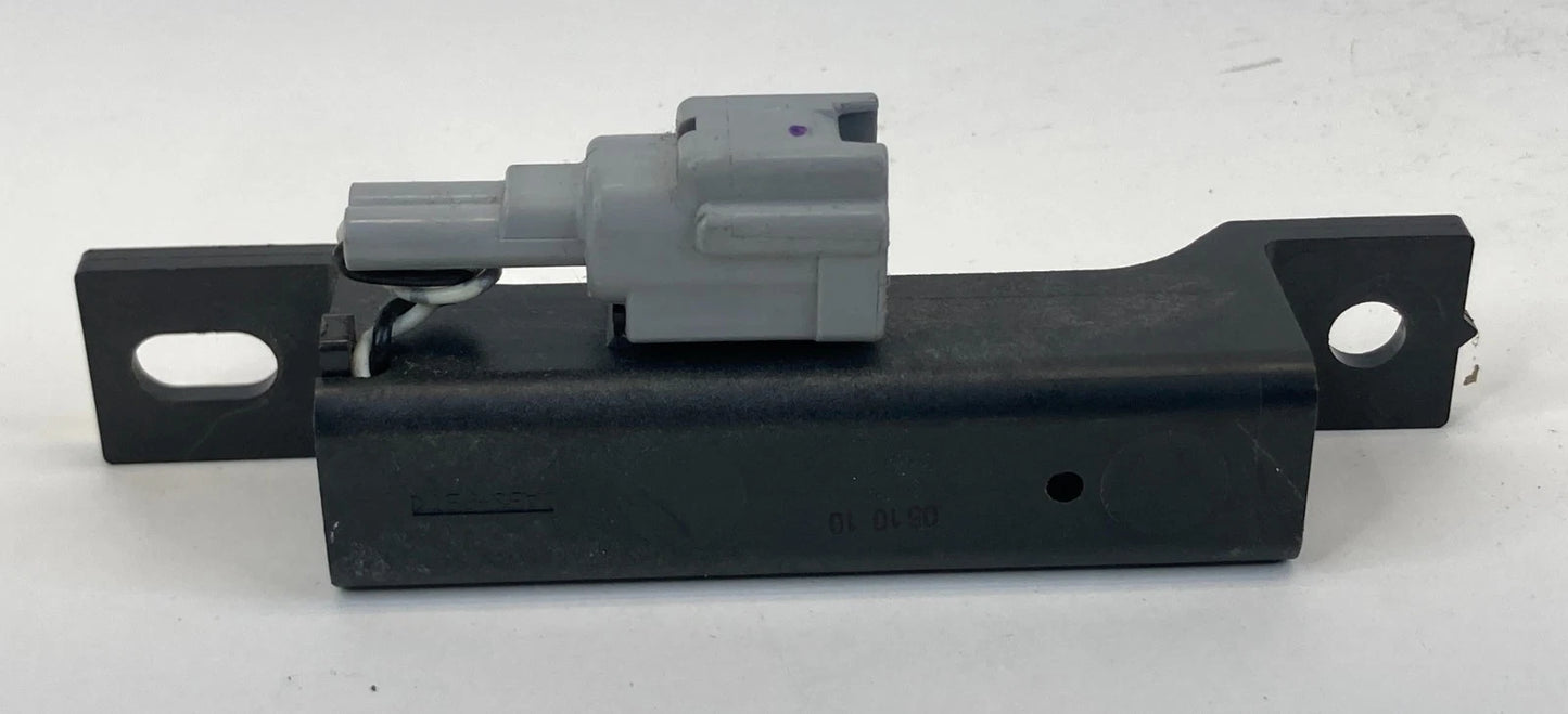 2006-2010 INFINITI M35 FRONT KEYLESS ENTRY SMART KEY SENSOR ANTENNA OEM