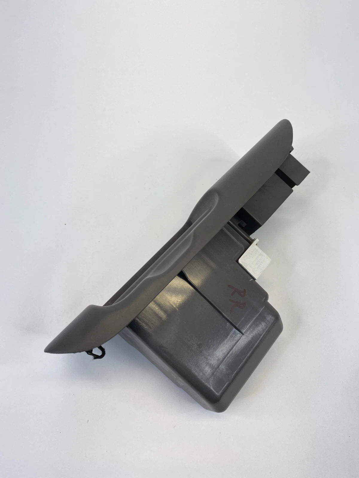 98 99 00 01 02 03 04 05 LEXUS GS300 REAR RIGHT SIDE WINDOW SWITCH COVER BEZEL