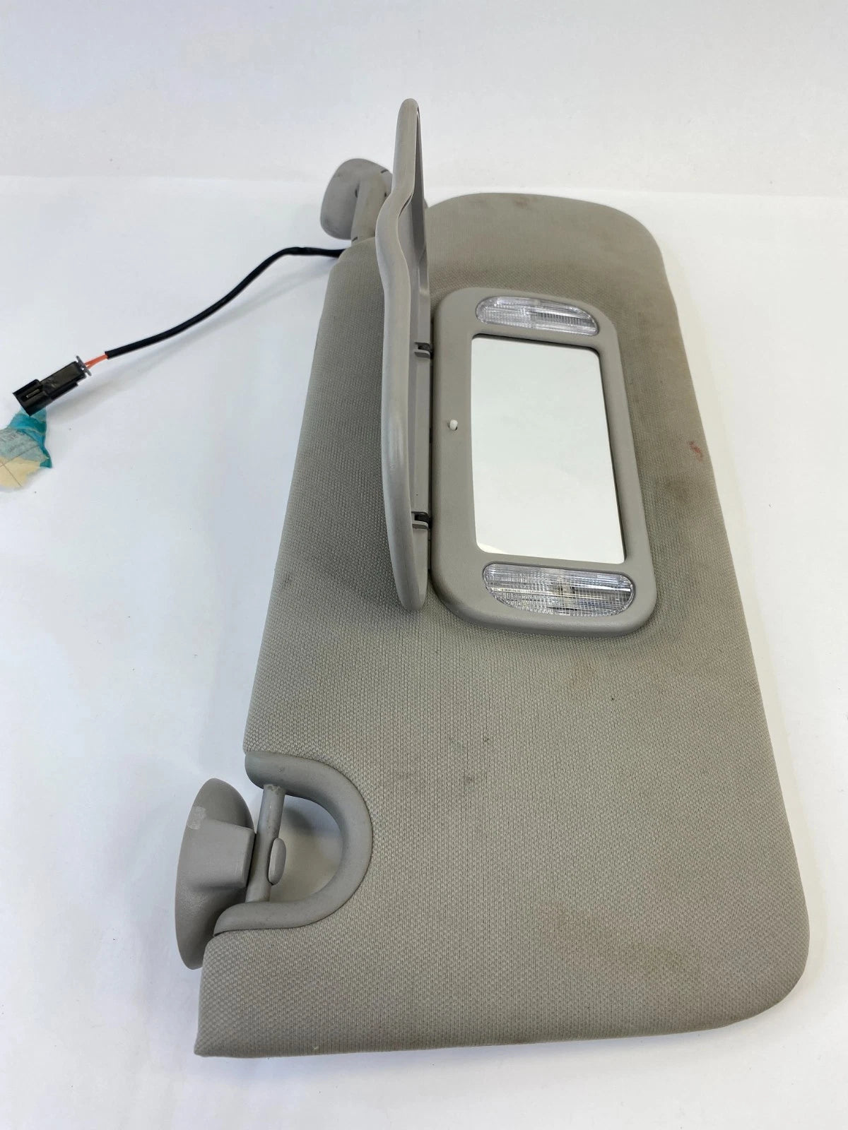 2006-2011 BUICK LUCERNE PASSENGER SUN VISOR RIGHT SUNVISOR MIRROR W ILLUMINATION