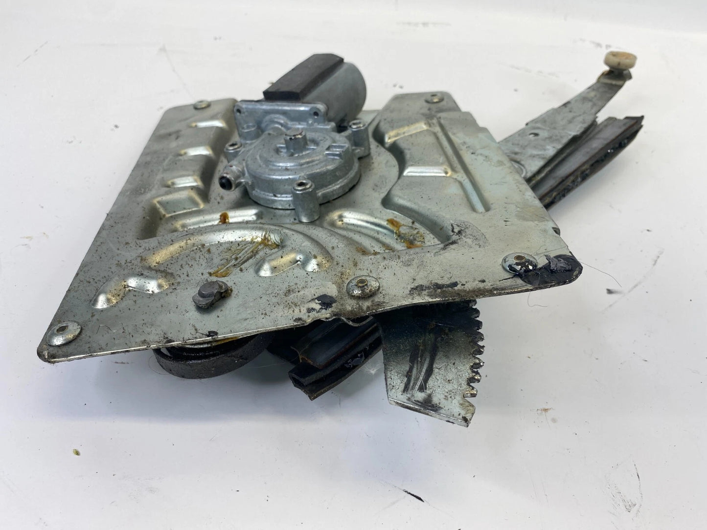 2001-2004 CHEVY S10 GMC SONOMA CREW CAB REAR LEFT WINDOW REGULATOR W/ MOTOR OEM